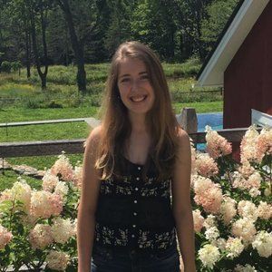 Meet your Posher, Olivia